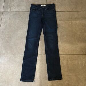Like brand new Levi’s 314 Shaping Straight Jeans